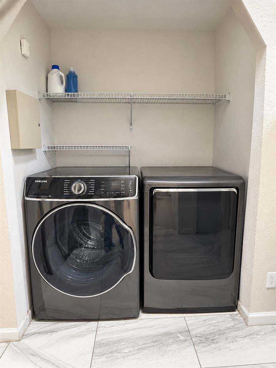 Ver detalles 5411 4 / 2077 sq. ft. $ 2026-10-04 0 foto