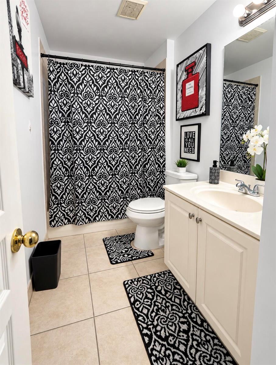 Ver detalles 5411 4 / 2077 sq. ft. $ 2026-10-04 0 foto