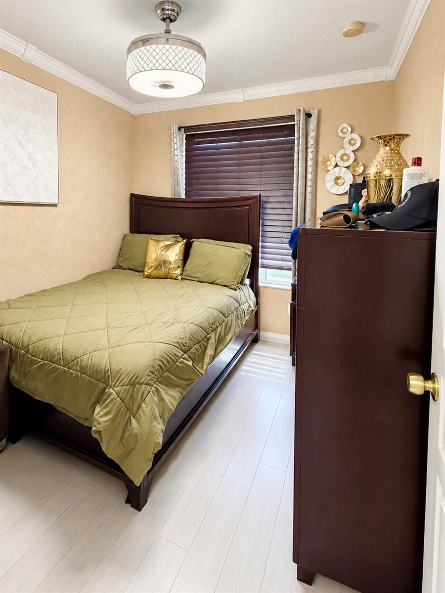 Ver detalles 5411 4 / 2077 sq. ft. $ 2026-10-04 0 foto