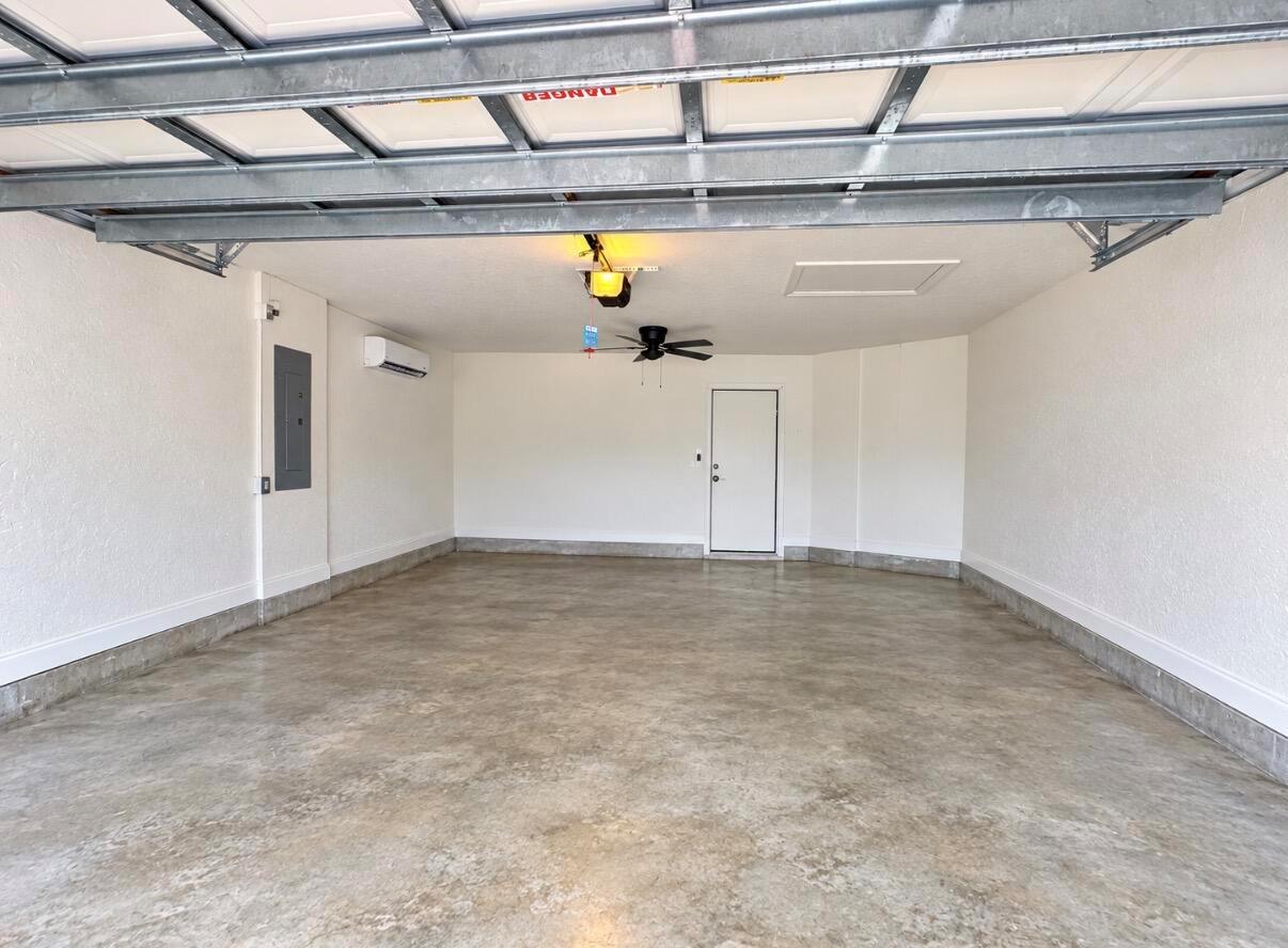 Ver detalles 5411 4 / 2077 sq. ft. $ 2026-10-04 0 foto