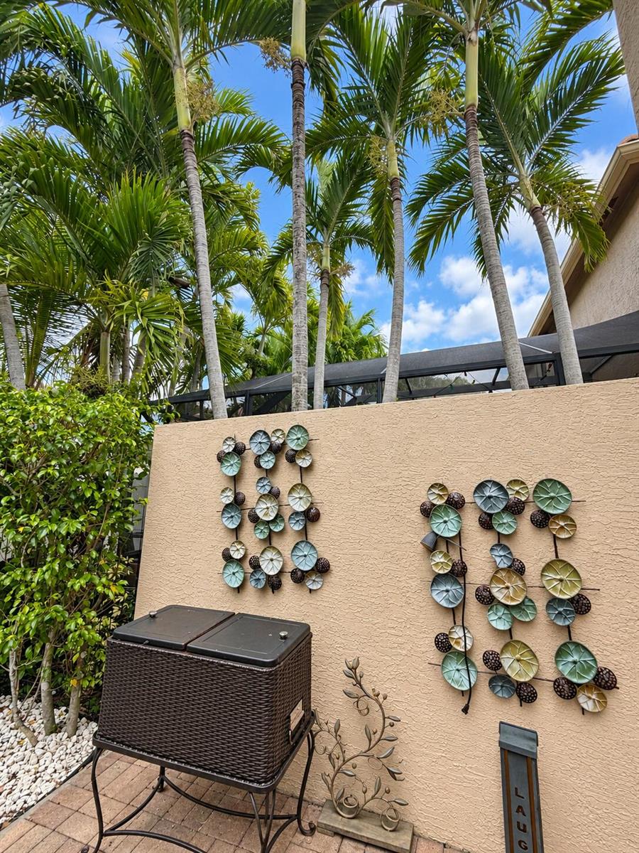 Ver detalles 5411 4 / 2077 sq. ft. $ 2026-10-04 0 foto