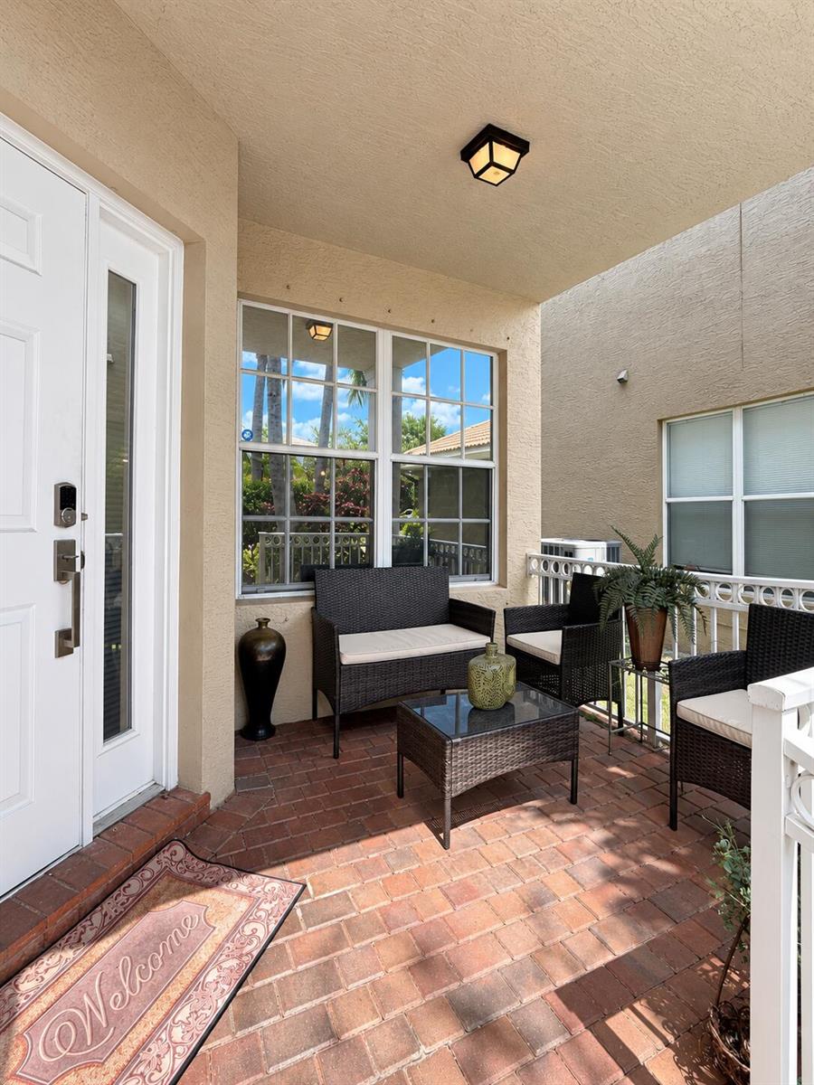 Ver detalles 5411 4 / 2077 sq. ft. $ 2026-10-04 0 foto