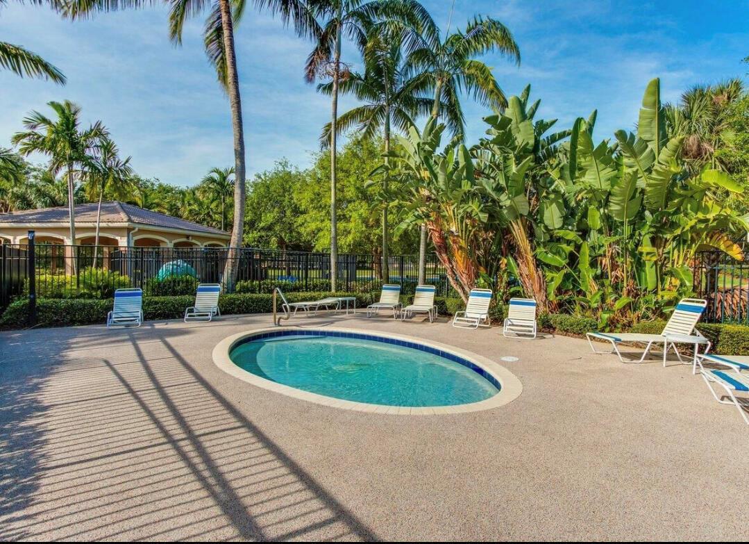 Ver detalles 5411 4 / 2077 sq. ft. $ 2026-10-04 0 foto