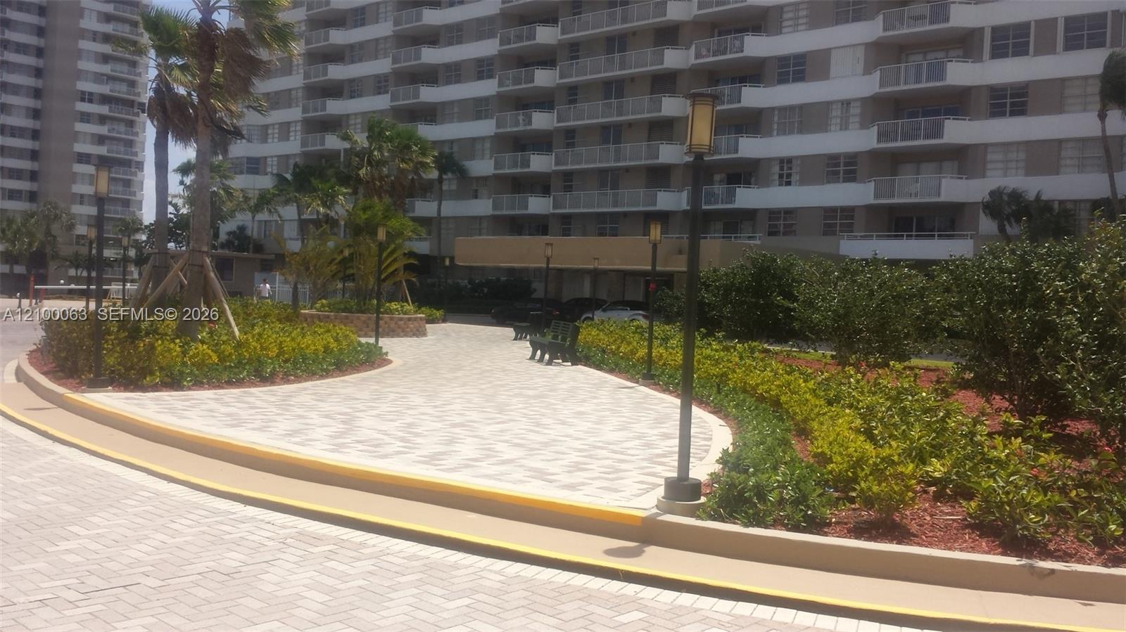 See details 19N 1 / 2 870 sq. ft. $ 2026-10-03 0 Photo
