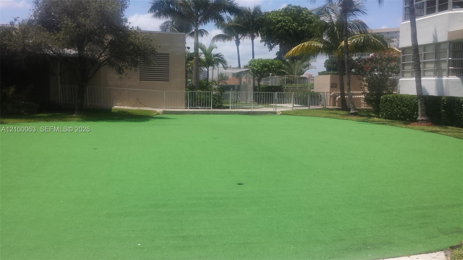 See details 19N 1 / 2 870 sq. ft. $ 2026-10-03 0 Photo