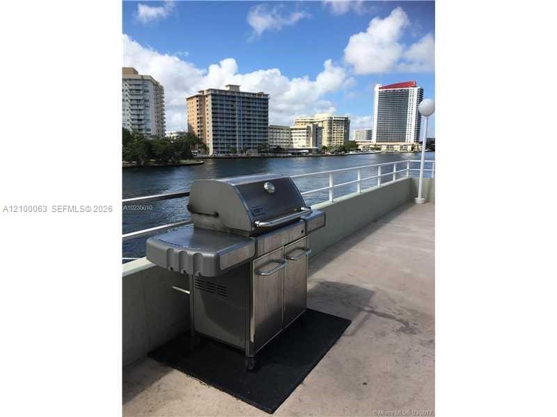 See details 19N 1 / 2 870 sq. ft. $ 2026-10-03 0 Photo