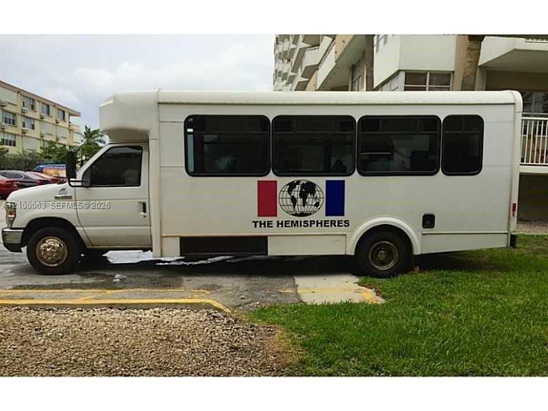 See details 19N 1 / 2 870 sq. ft. $ 2026-10-03 0 Photo