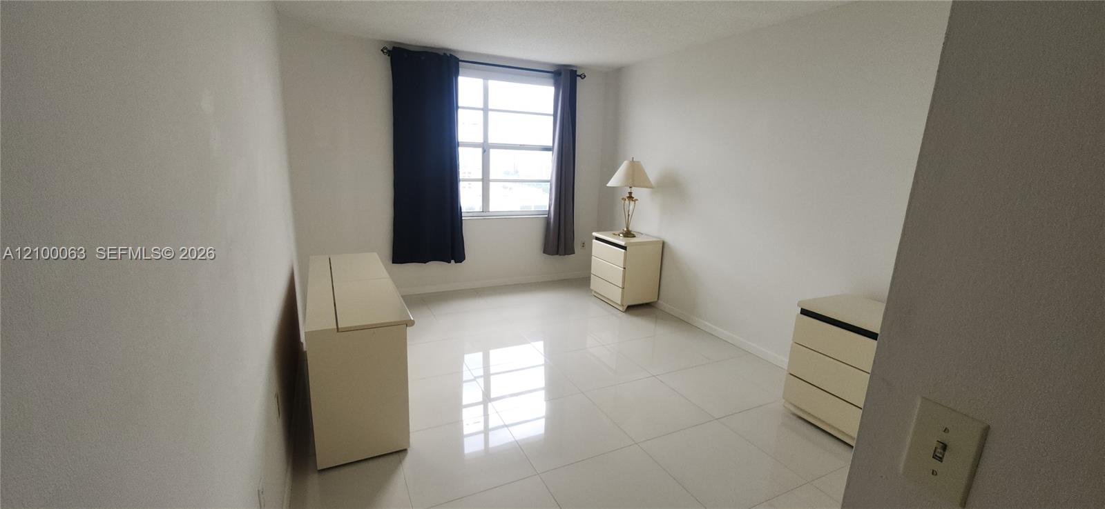 See details 19N 1 / 2 870 sq. ft. $ 2026-10-03 0 Photo