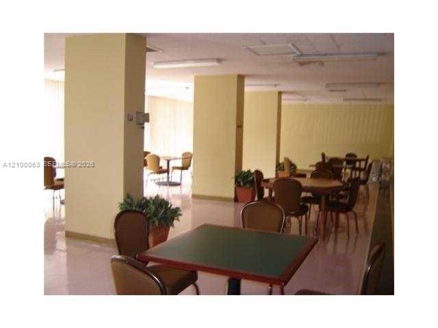 See details 19N 1 / 2 870 sq. ft. $ 2026-10-03 0 Photo