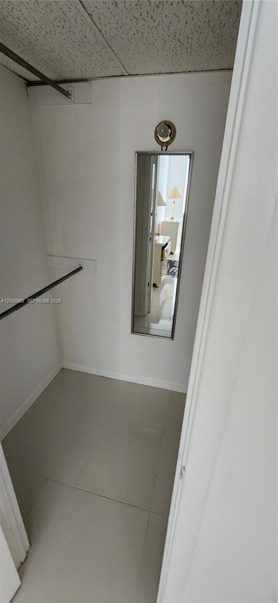 See details 19N 1 / 2 870 sq. ft. $ 2026-10-03 0 Photo