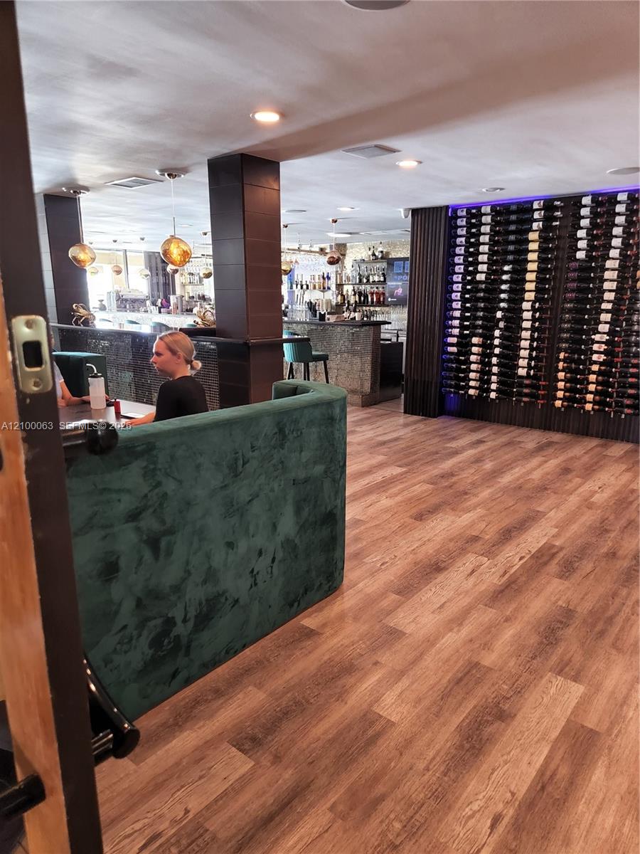 See details 19N 1 / 2 870 sq. ft. $ 2026-10-03 0 Photo