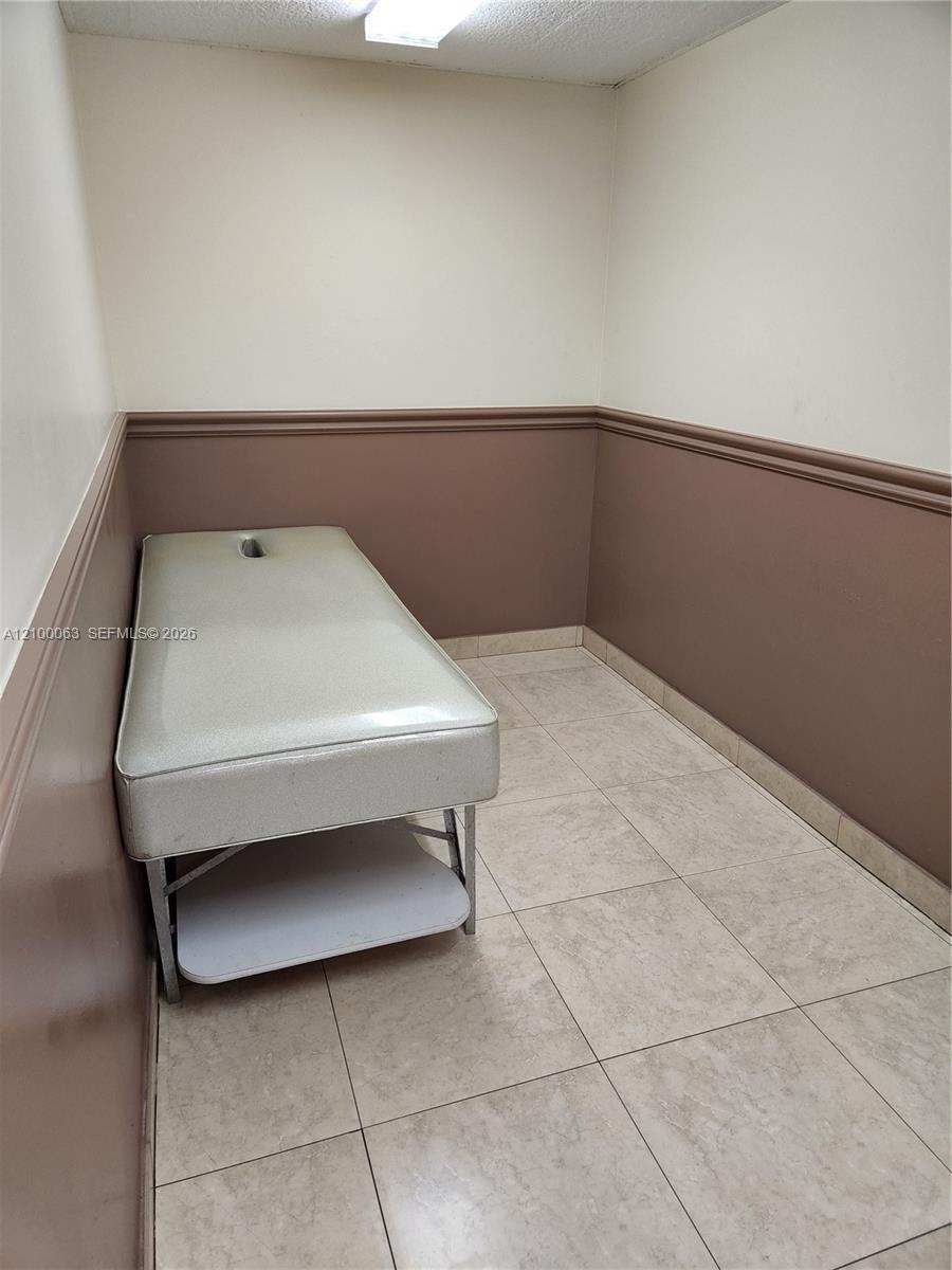 See details 19N 1 / 2 870 sq. ft. $ 2026-10-03 0 Photo