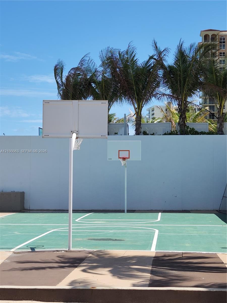 See details 19N 1 / 2 870 sq. ft. $ 2026-10-03 0 Photo