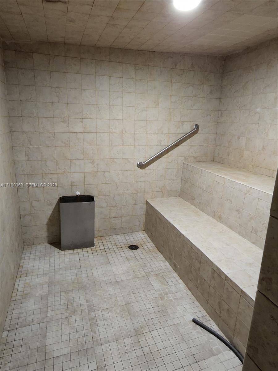 See details 19N 1 / 2 870 sq. ft. $ 2026-10-03 0 Photo