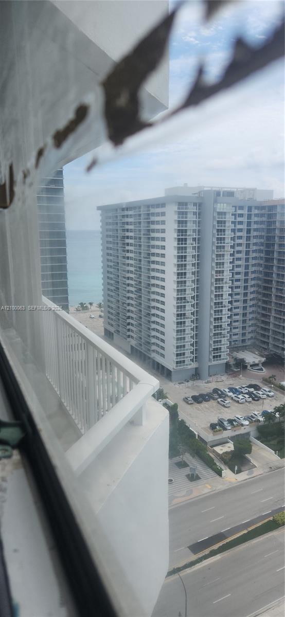 See details 19N 1 / 2 870 sq. ft. $ 2026-10-03 0 Photo