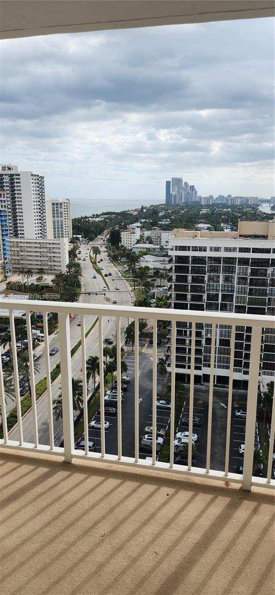 See details 19N 1 / 2 870 sq. ft. $ 2026-10-03 0 Photo
