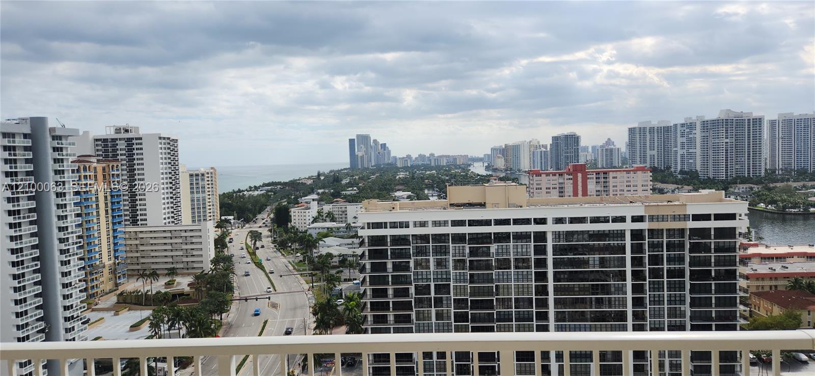 See details 19N 1 / 2 870 sq. ft. $ 2026-10-03 0 Photo