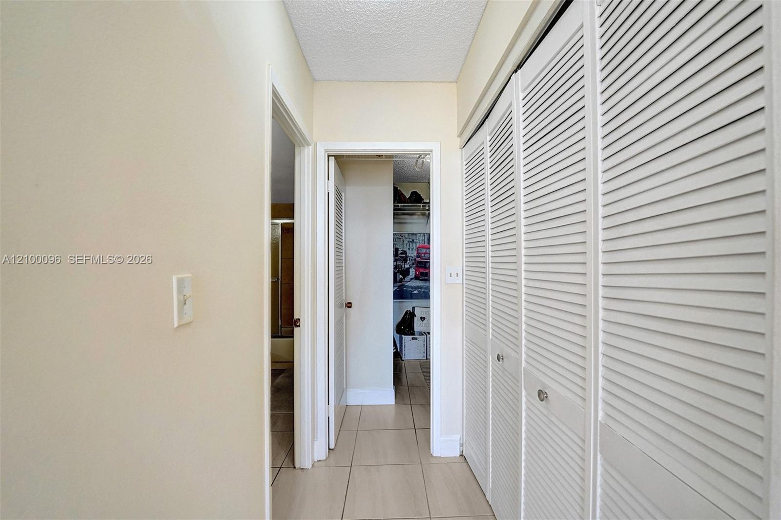Photo 17 of Parkview Dr