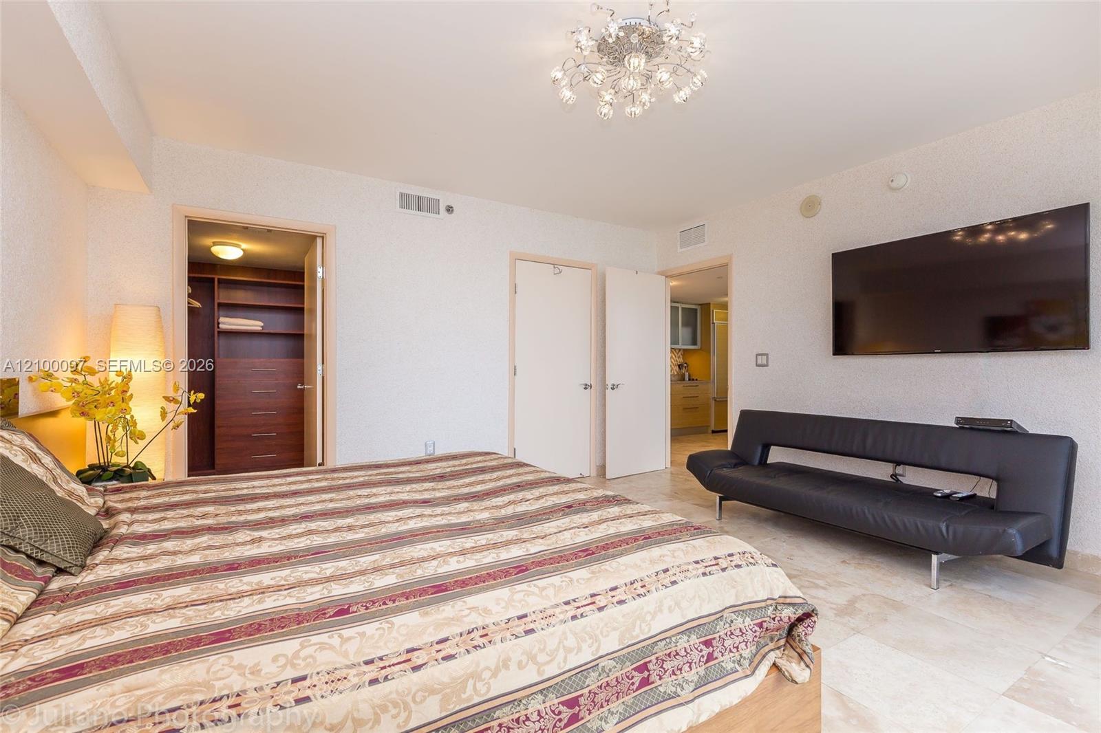 1107 1 / 1 871 sq. ft. $ 2026-10-03 0 foto