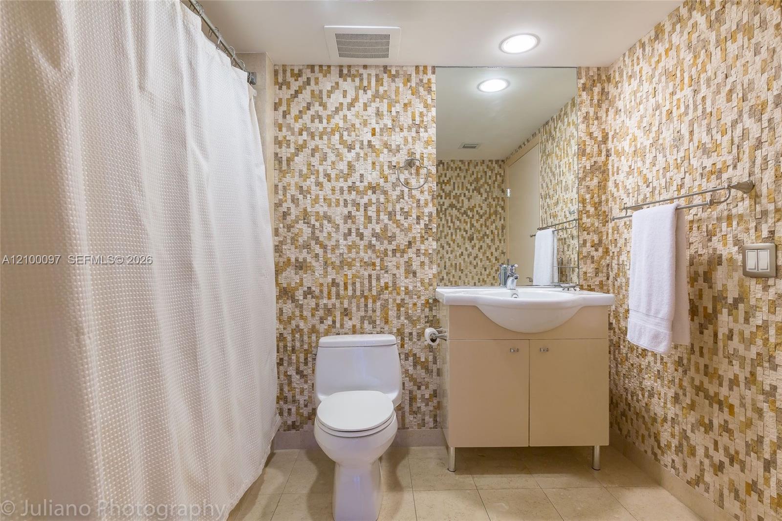 1107 1 / 1 871 sq. ft. $ 2026-10-03 0 foto