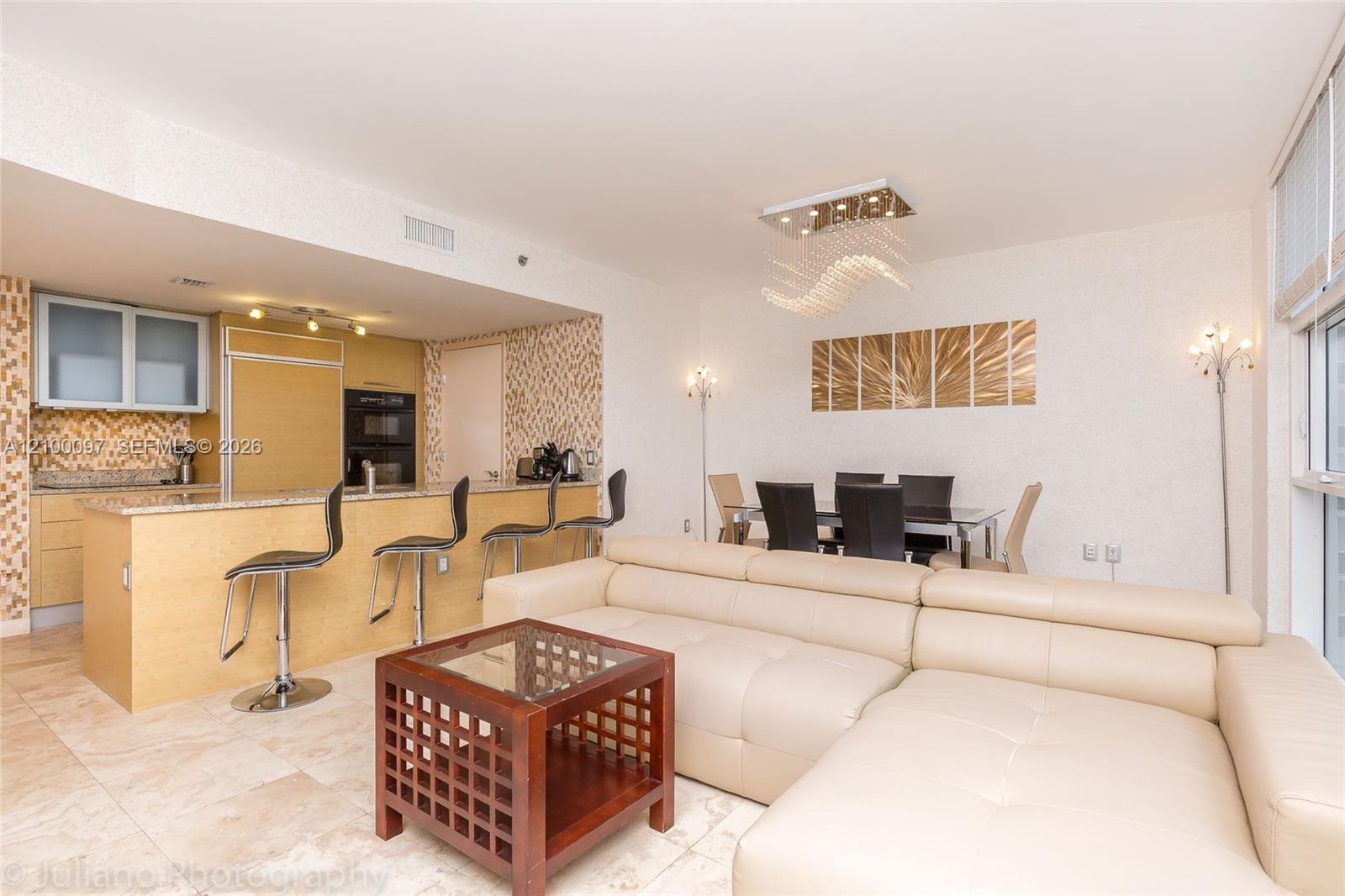 1107 1 / 1 871 sq. ft. $ 2026-10-03 0 foto