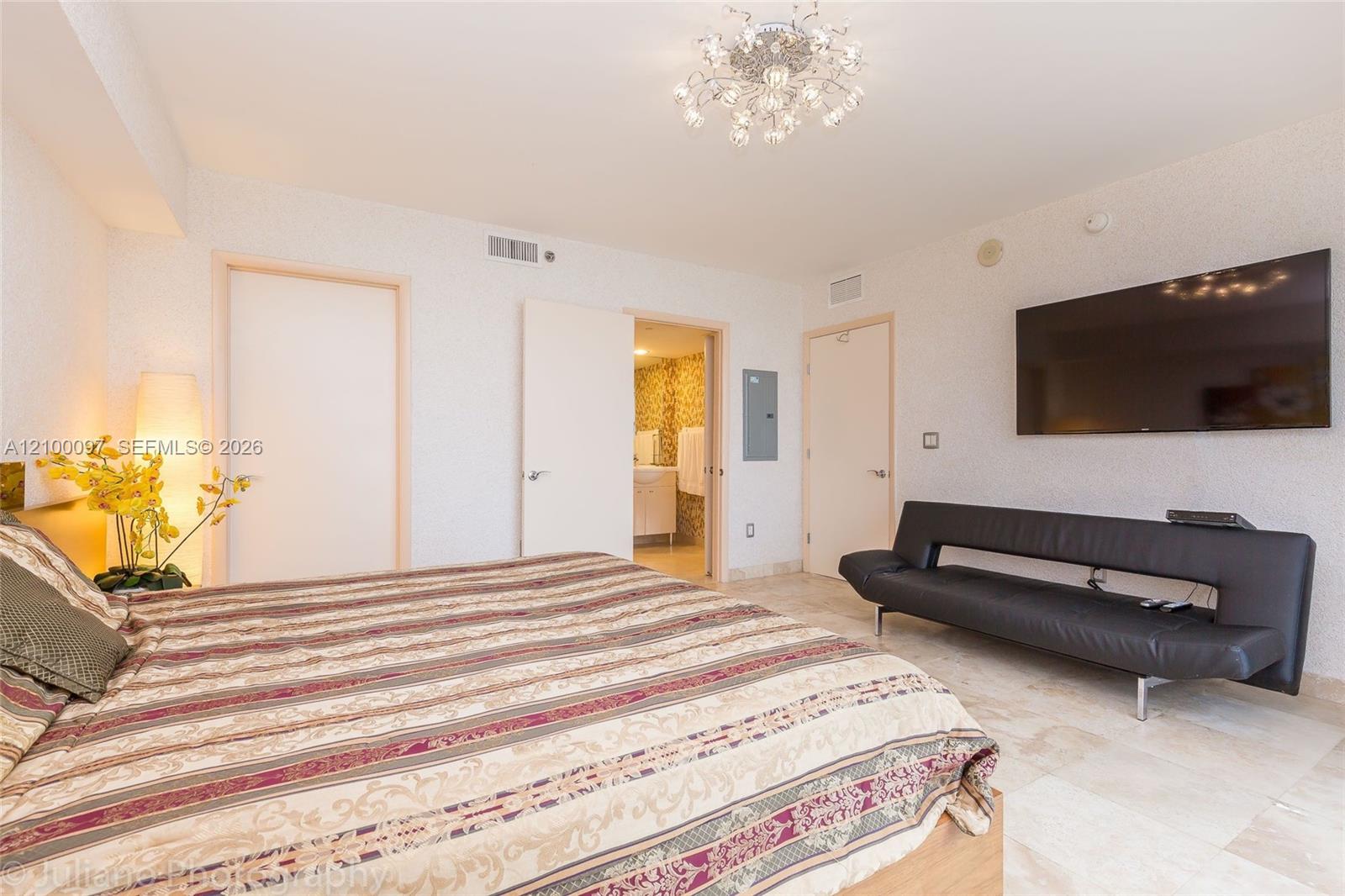1107 1 / 1 871 sq. ft. $ 2026-10-03 0 foto