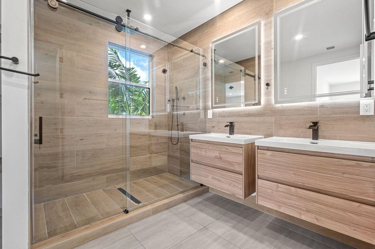   / 0 2321 sq. ft. $ 2026-10-04 0 foto