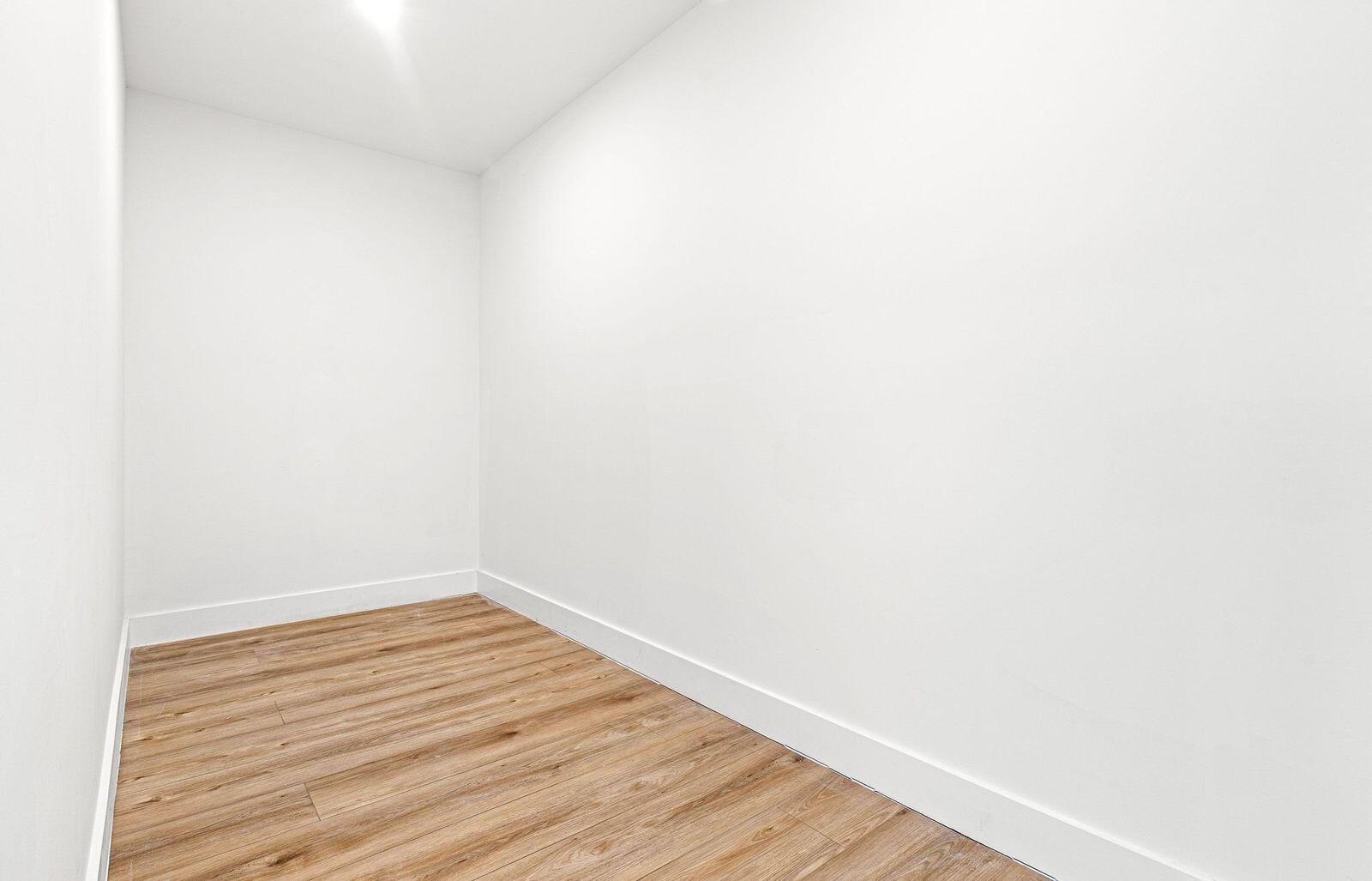   / 0 2321 sq. ft. $ 2026-10-04 0 foto