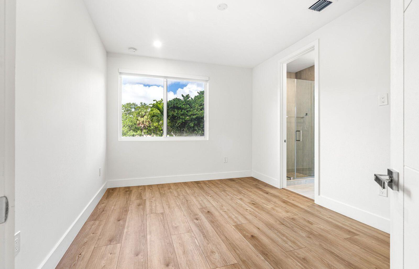   / 0 2321 sq. ft. $ 2026-10-04 0 foto