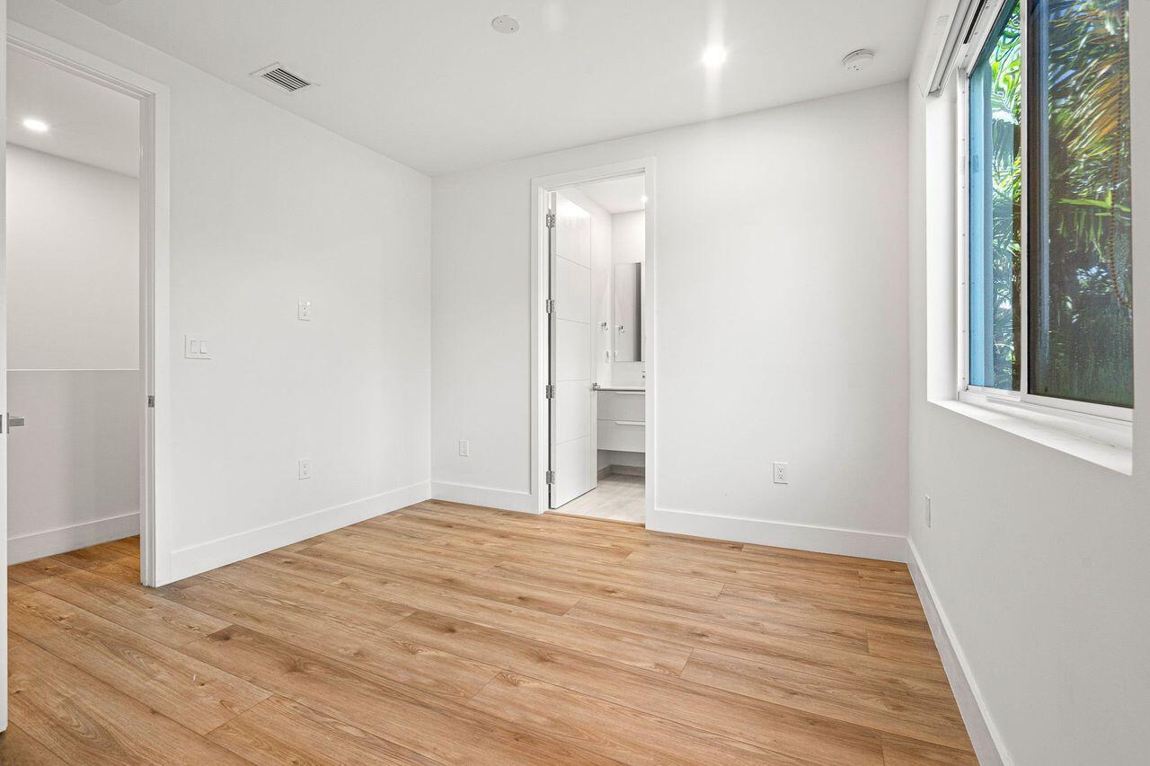   / 0 2321 sq. ft. $ 2026-10-04 0 foto