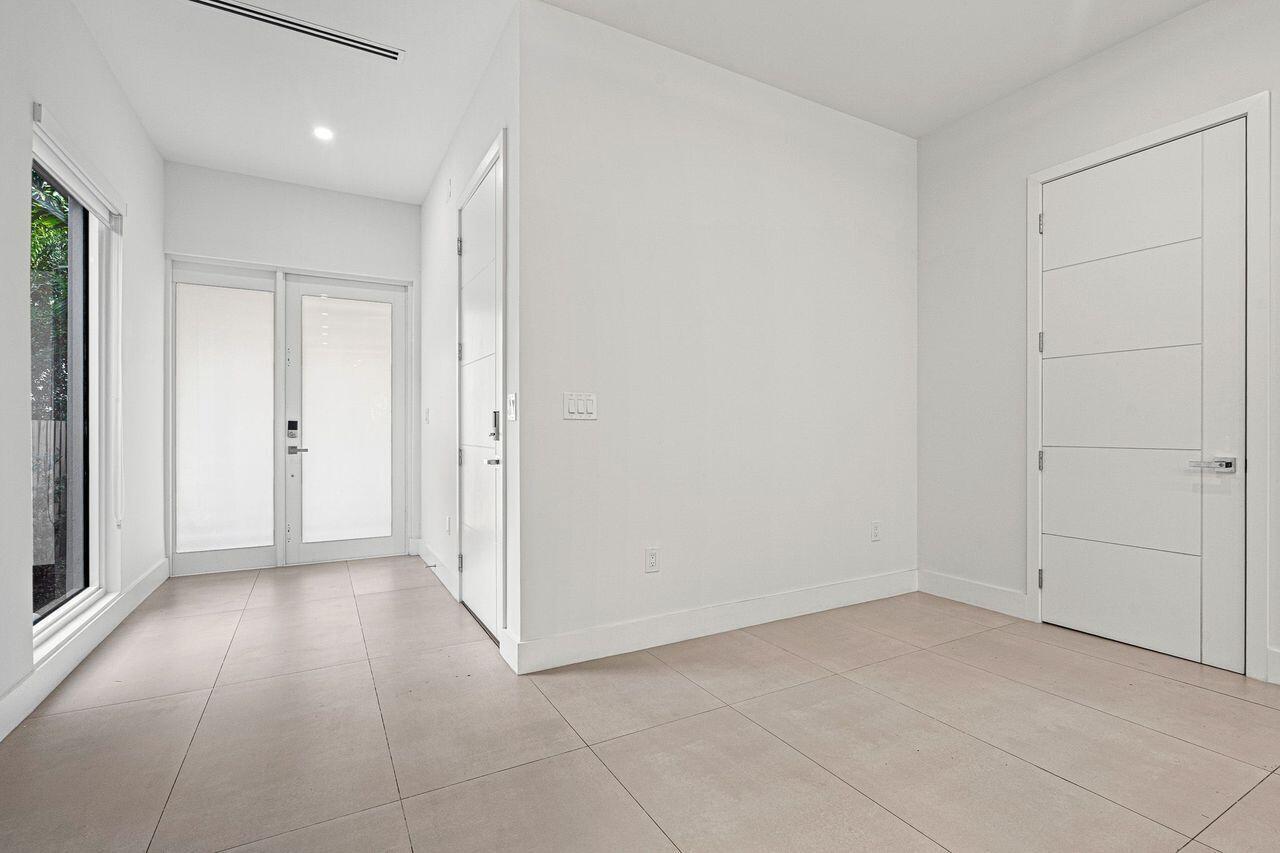   / 0 2321 sq. ft. $ 2026-10-04 0 foto