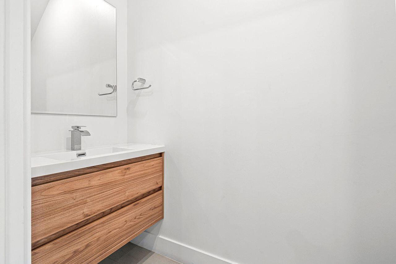   / 0 2321 sq. ft. $ 2026-10-04 0 foto