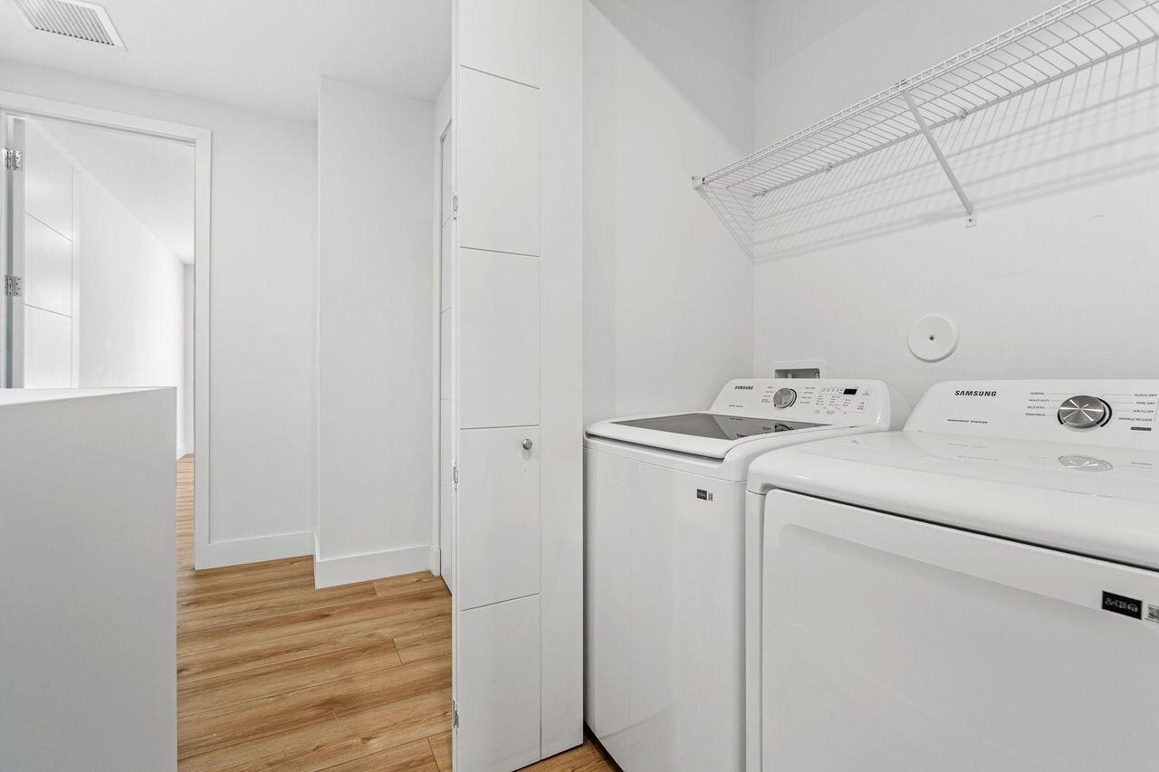   / 0 2321 sq. ft. $ 2026-10-04 0 foto