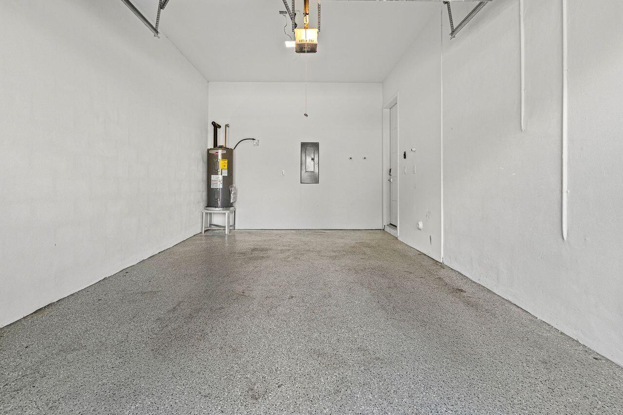  / 0 2321 sq. ft. $ 2026-10-04 0 foto