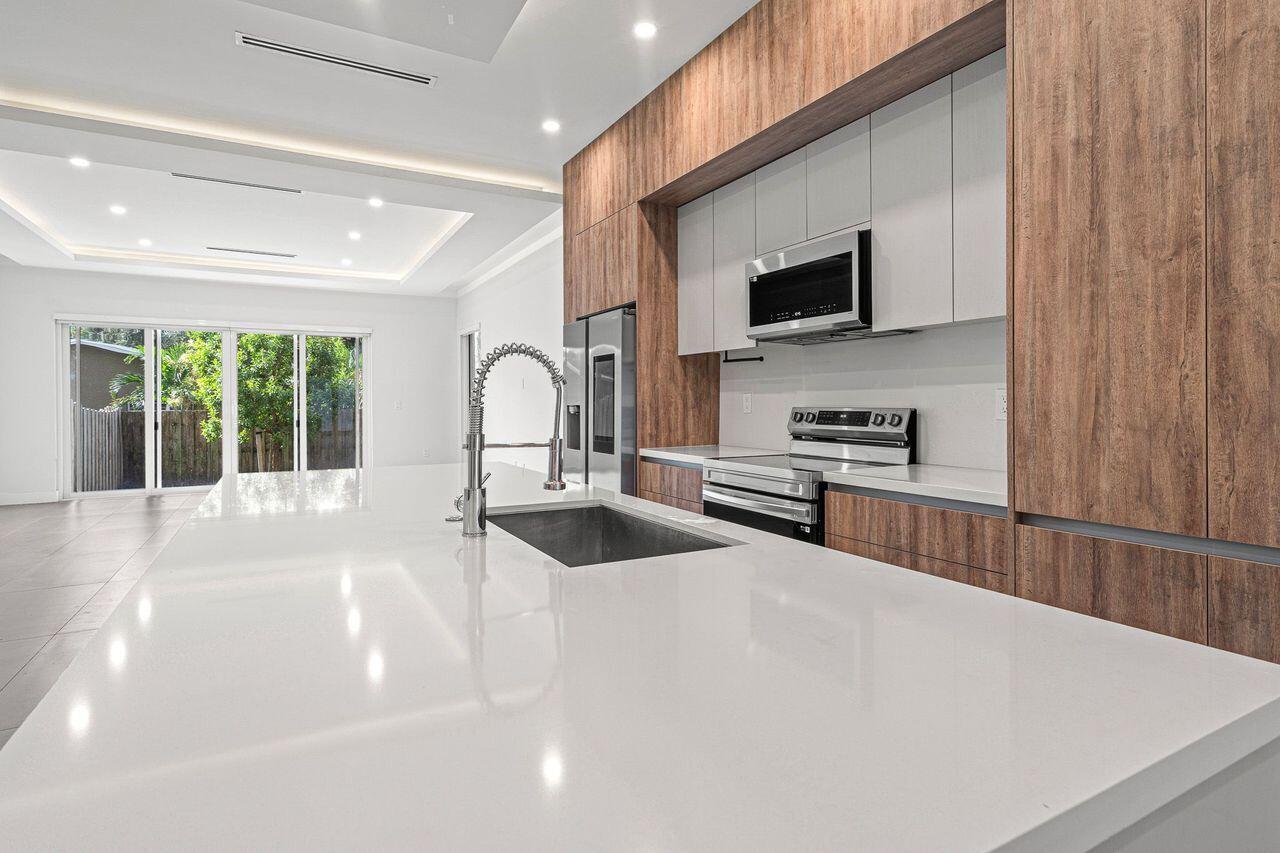   / 0 2321 sq. ft. $ 2026-10-04 0 foto