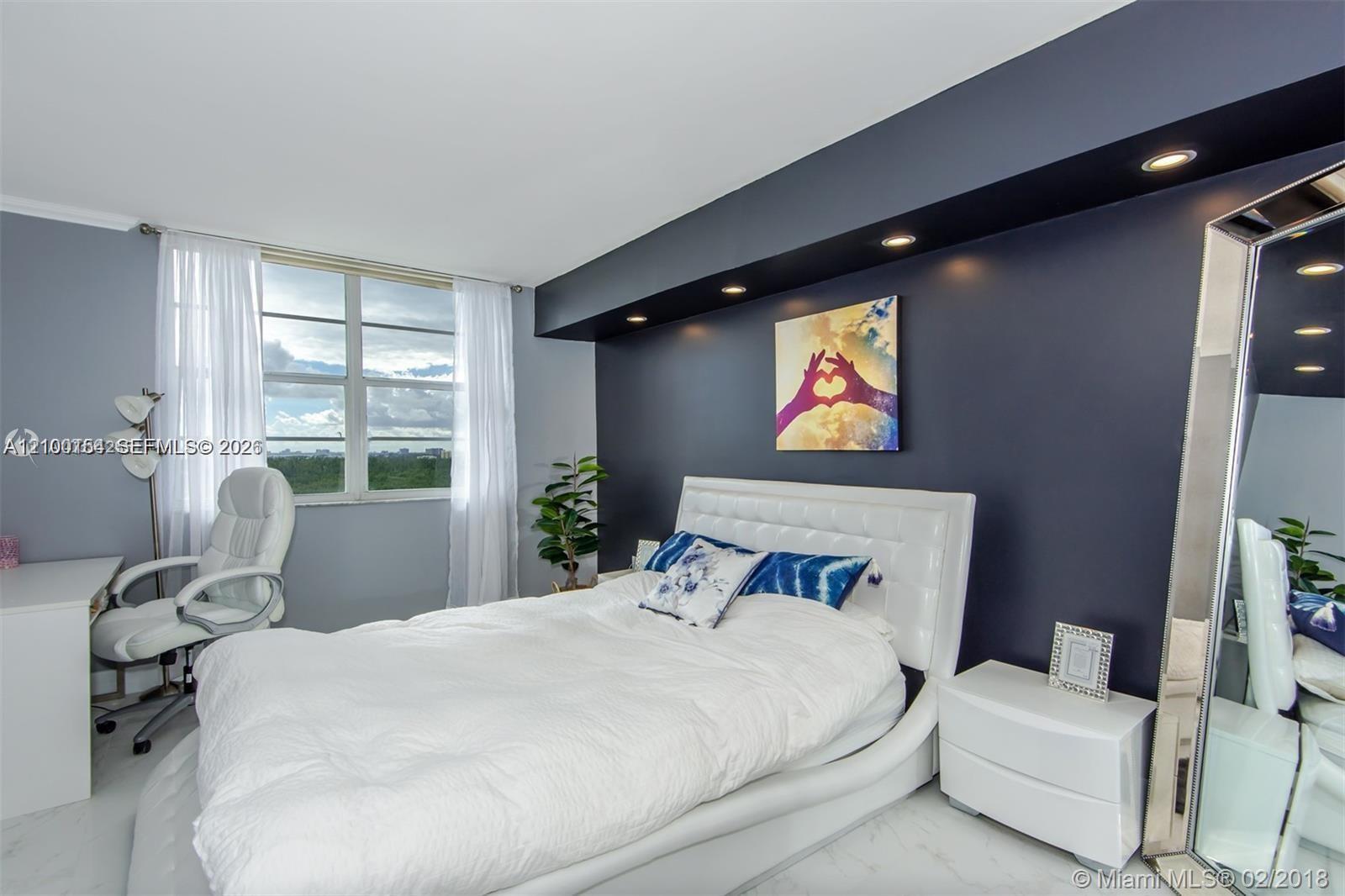 1102 1 / 2 762 sq. ft. $ 2026-10-03 0 Photo