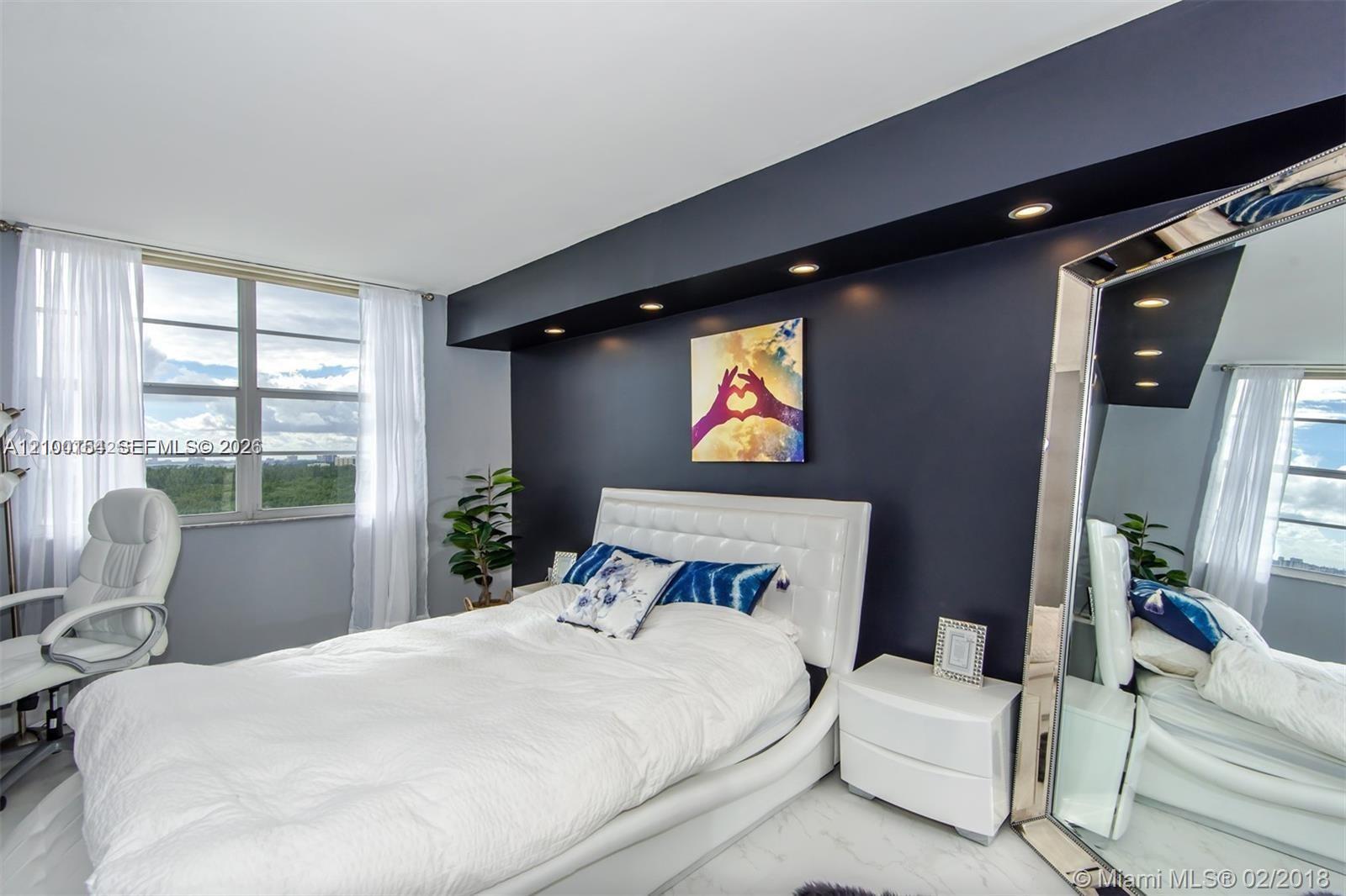1102 1 / 2 762 sq. ft. $ 2026-10-03 0 Photo