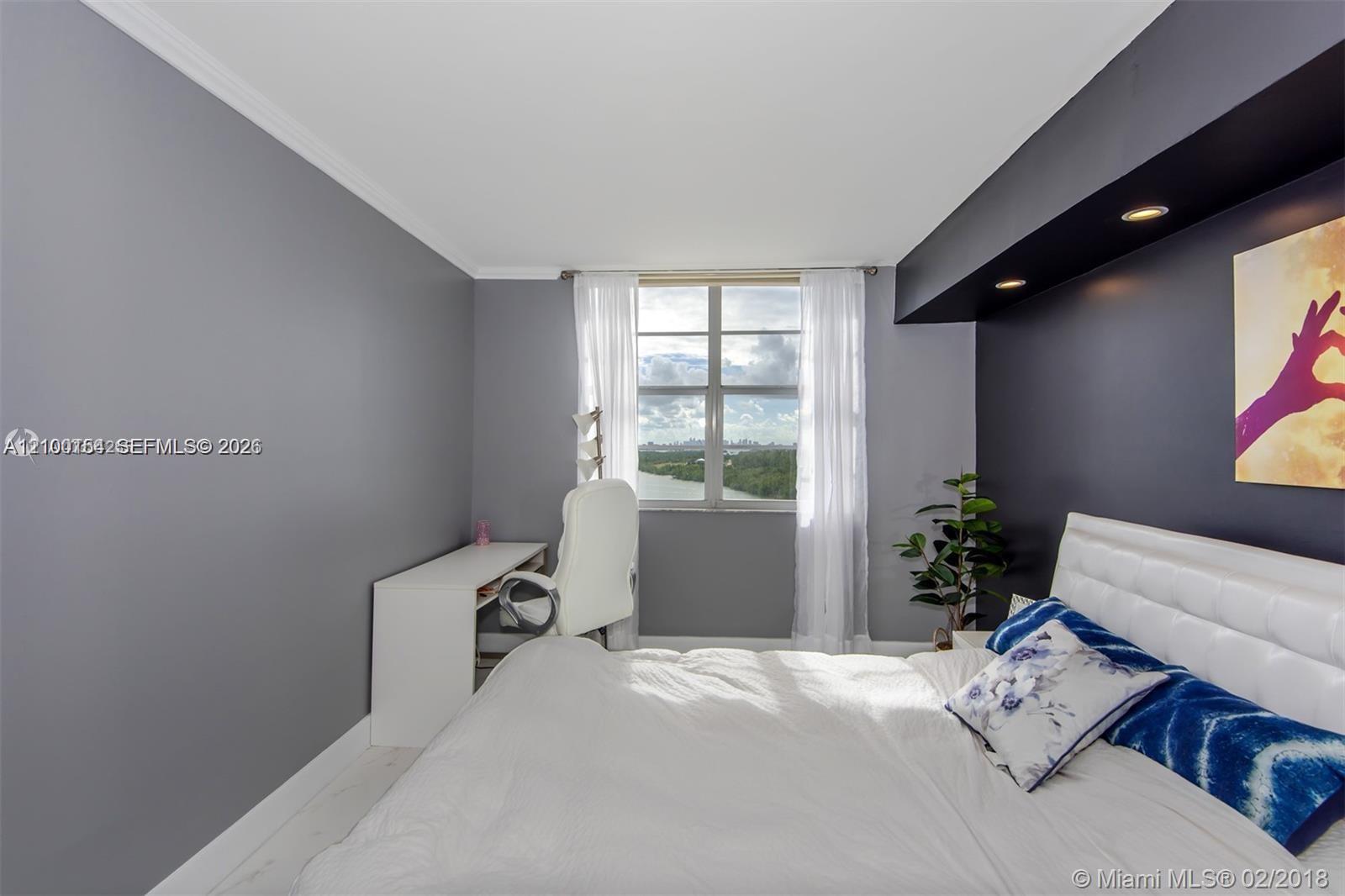 1102 1 / 2 762 sq. ft. $ 2026-10-03 0 Photo