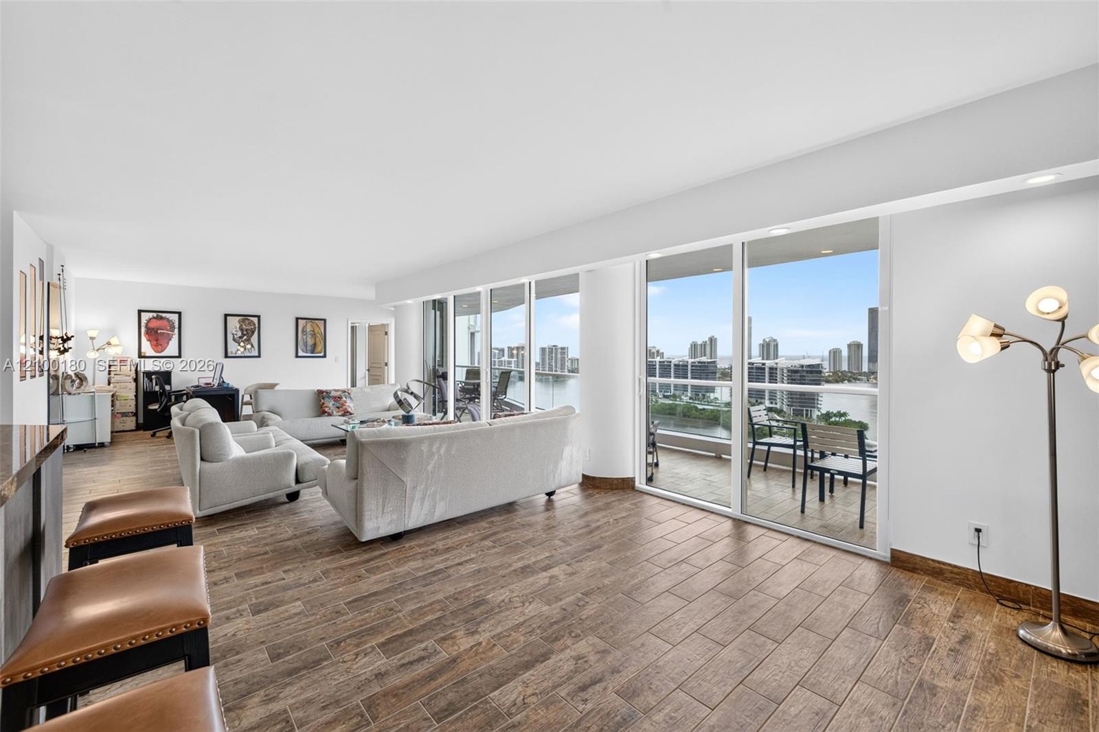 See details 2409-2410 4 / 4 4484 sq. ft. $ 2026-10-03 0 Photo