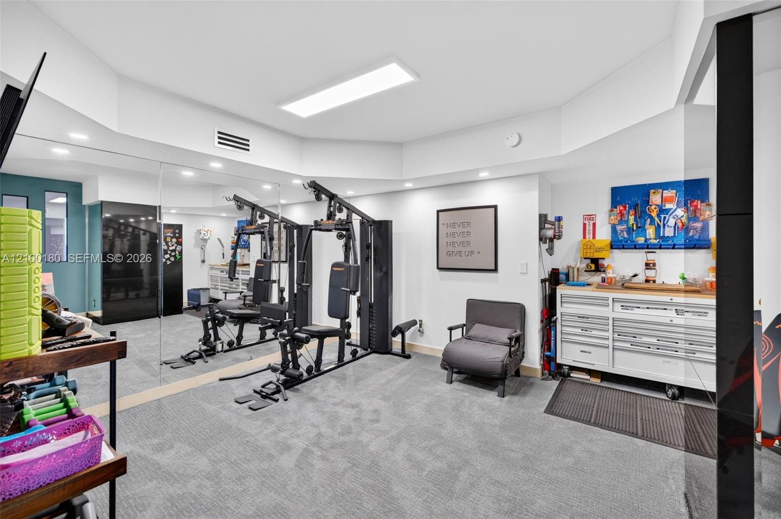 See details 2409-2410 4 / 4 4484 sq. ft. $ 2026-10-03 0 Photo