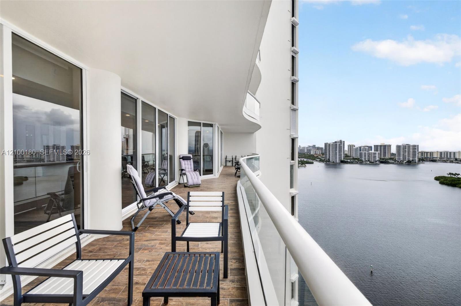 See details 2409-2410 4 / 4 4484 sq. ft. $ 2026-10-03 0 Photo