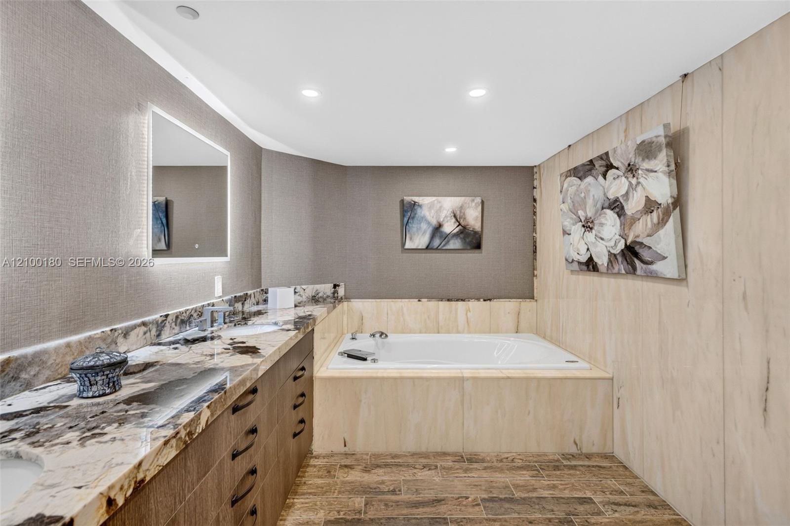 See details 2409-2410 4 / 4 4484 sq. ft. $ 2026-10-03 0 Photo