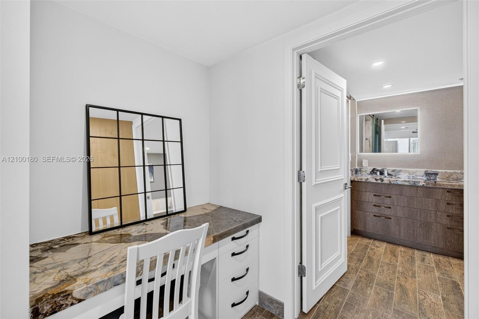 See details 2409-2410 4 / 4 4484 sq. ft. $ 2026-10-03 0 Photo