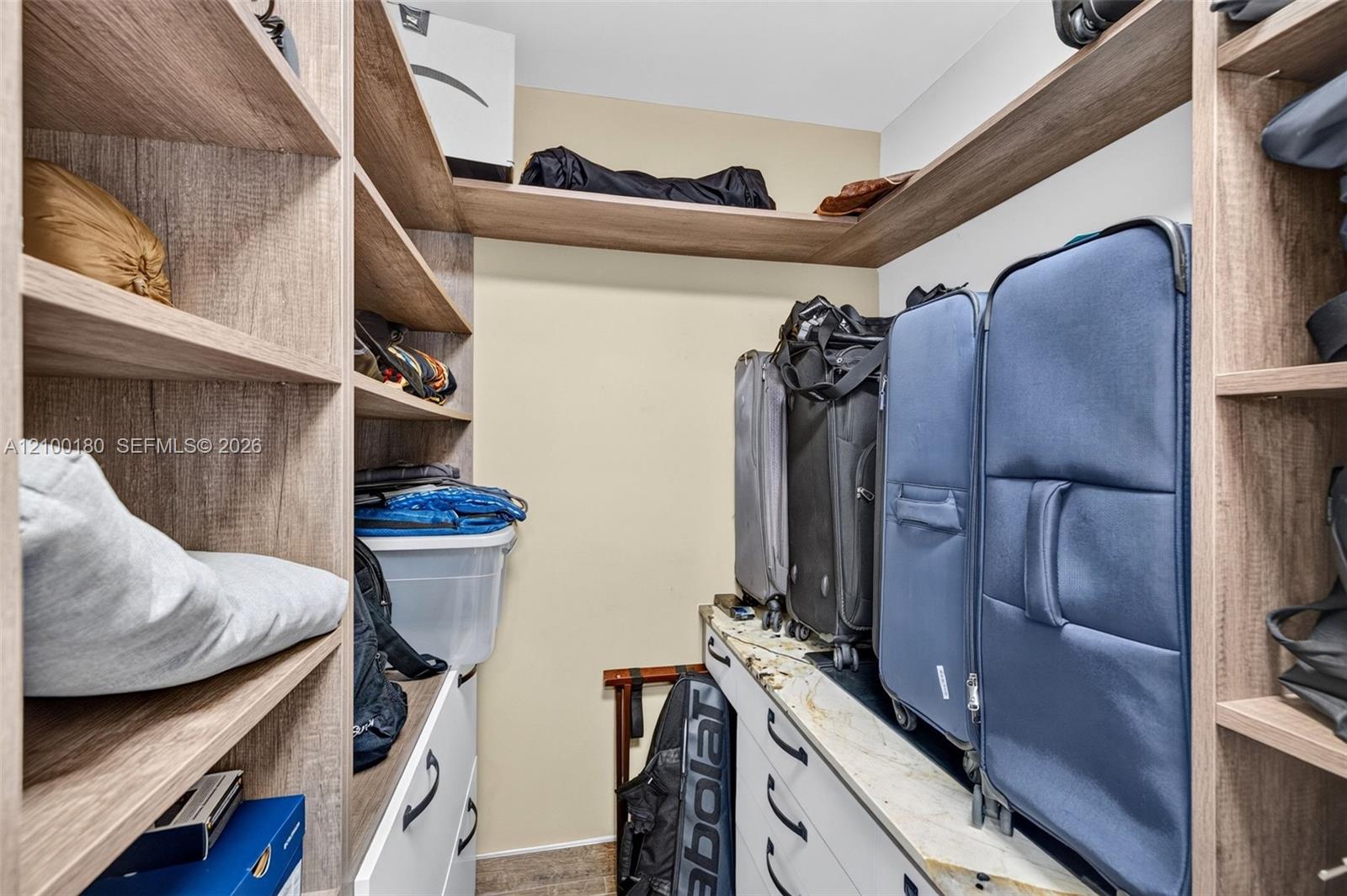 See details 2409-2410 4 / 4 4484 sq. ft. $ 2026-10-03 0 Photo