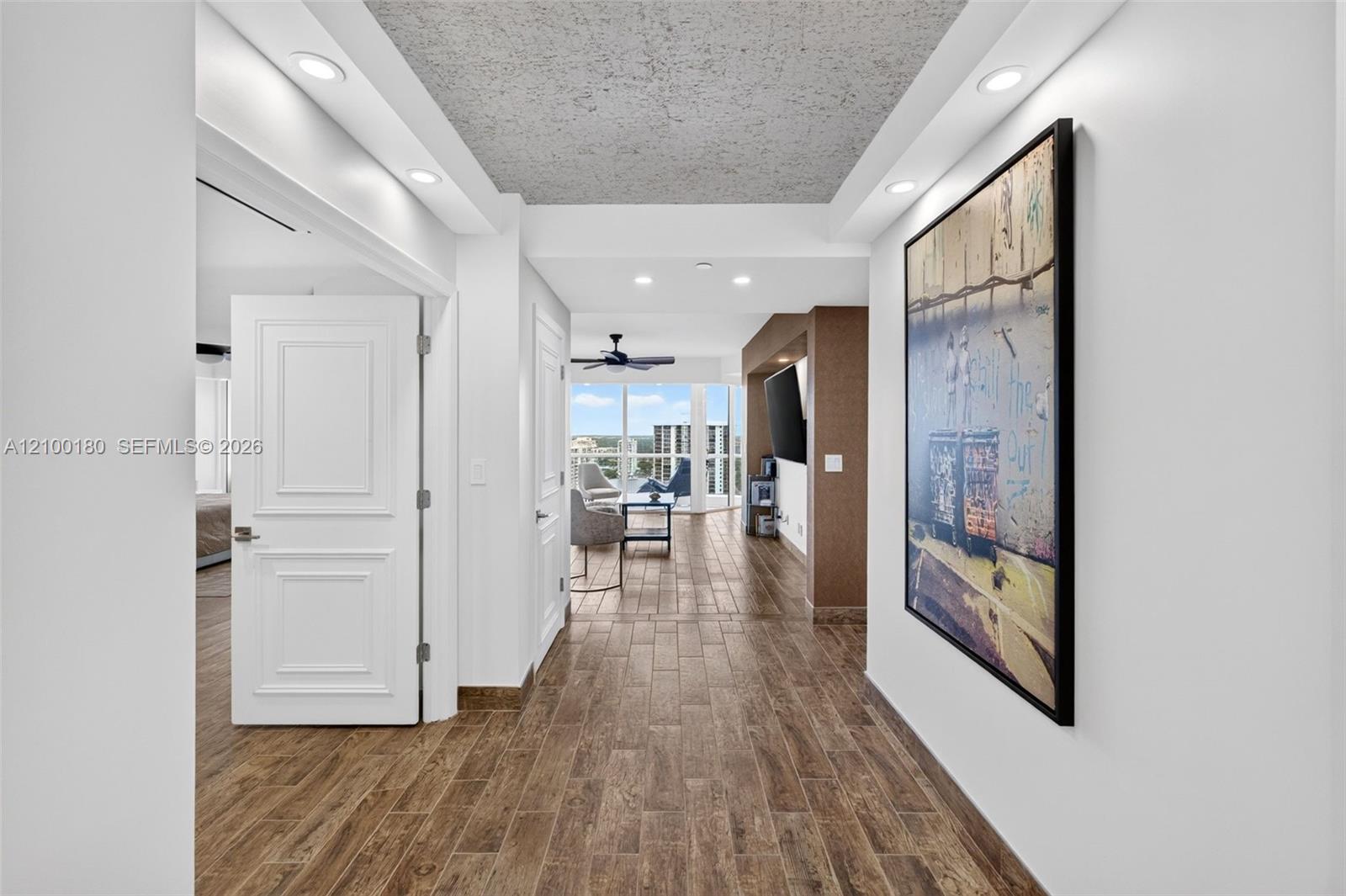 See details 2409-2410 4 / 4 4484 sq. ft. $ 2026-10-03 0 Photo