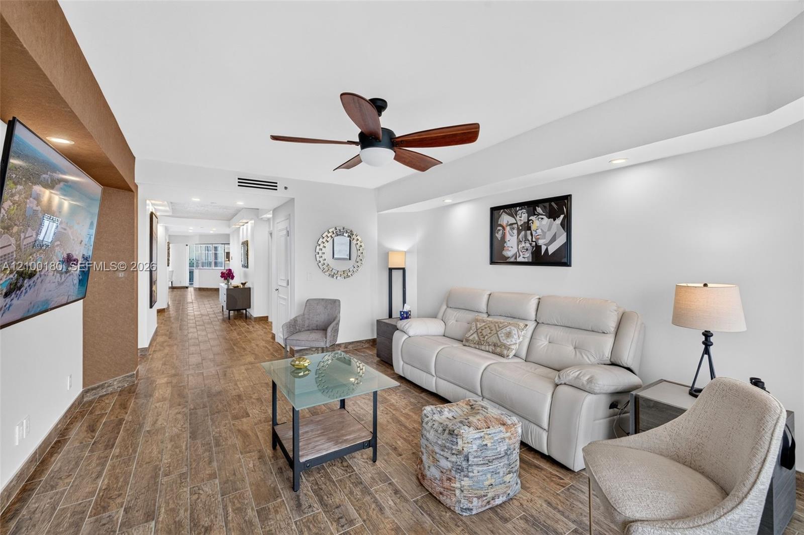 See details 2409-2410 4 / 4 4484 sq. ft. $ 2026-10-03 0 Photo