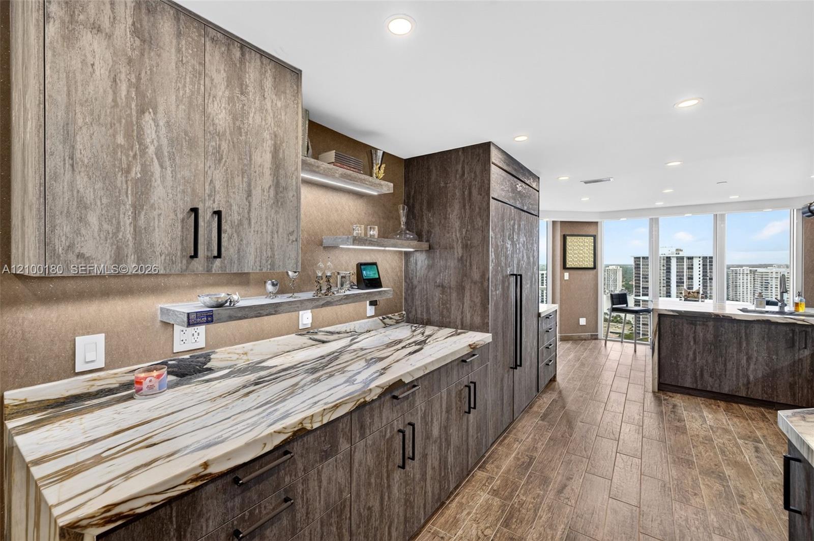 See details 2409-2410 4 / 4 4484 sq. ft. $ 2026-10-03 0 Photo