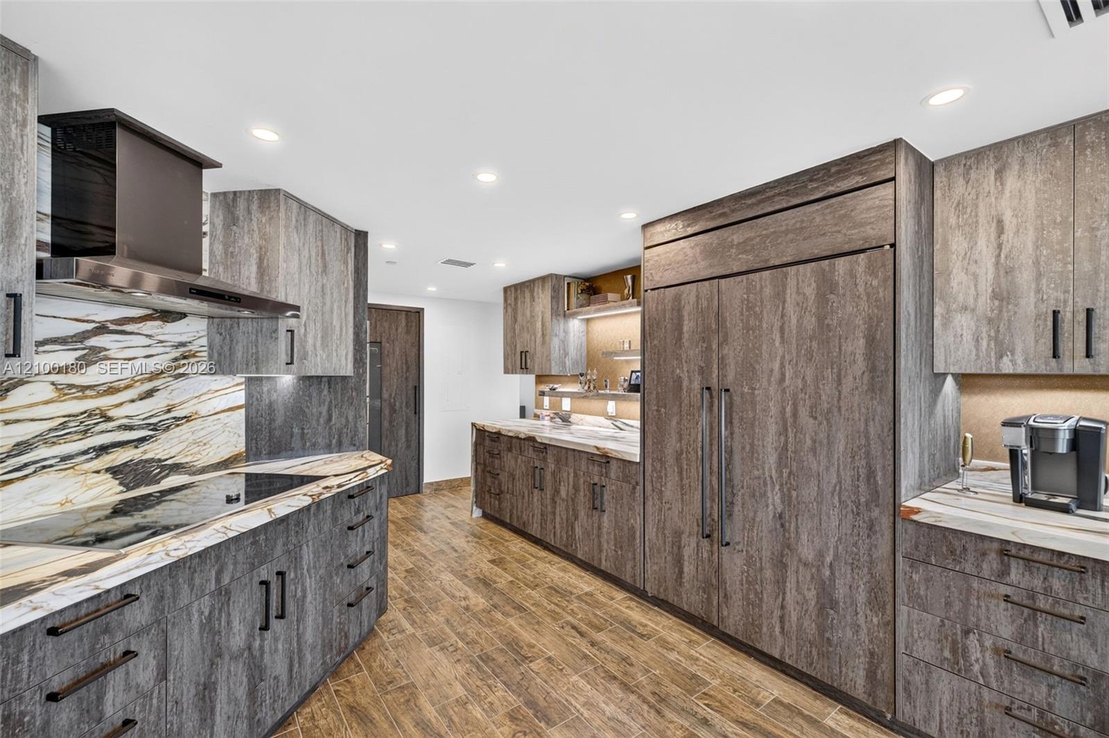 See details 2409-2410 4 / 4 4484 sq. ft. $ 2026-10-03 0 Photo