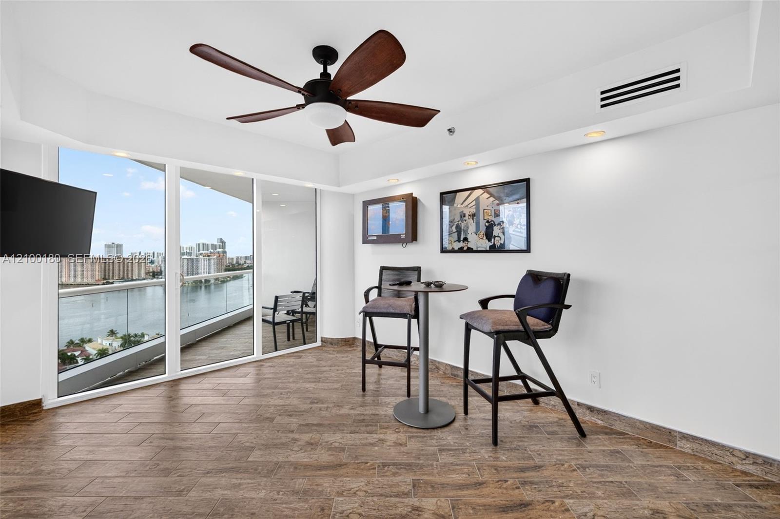 See details 2409-2410 4 / 4 4484 sq. ft. $ 2026-10-03 0 Photo