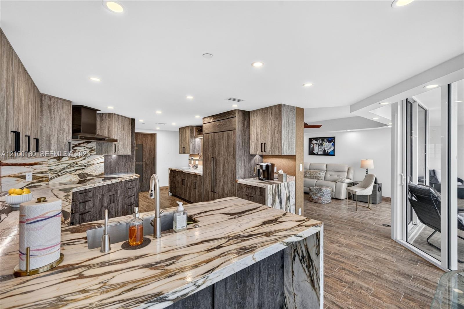 See details 2409-2410 4 / 4 4484 sq. ft. $ 2026-10-03 0 Photo